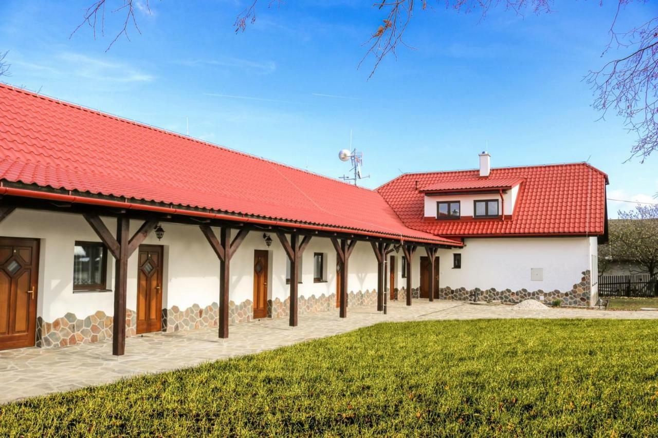 Ubytovani Na Przenskych Pasekach Mikuluvka Exterior photo